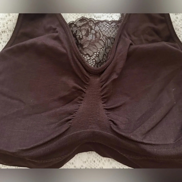 Breezies~Lace Seamless Cami Wirefree Bra~with Removable Modesty Pads ~ Lot Of 2 - Picture 10 of 11